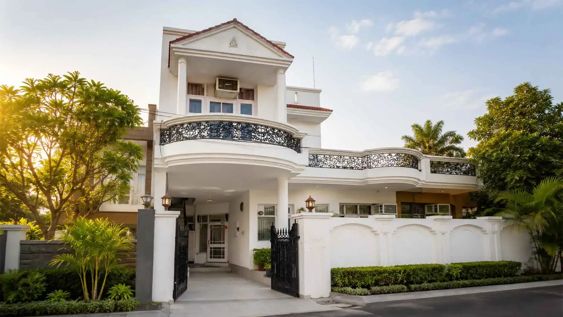 stay royal villa